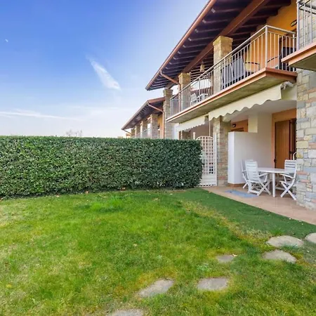 Relax By The Pool - Garden - Garage Apartment Polpenazze del Garda